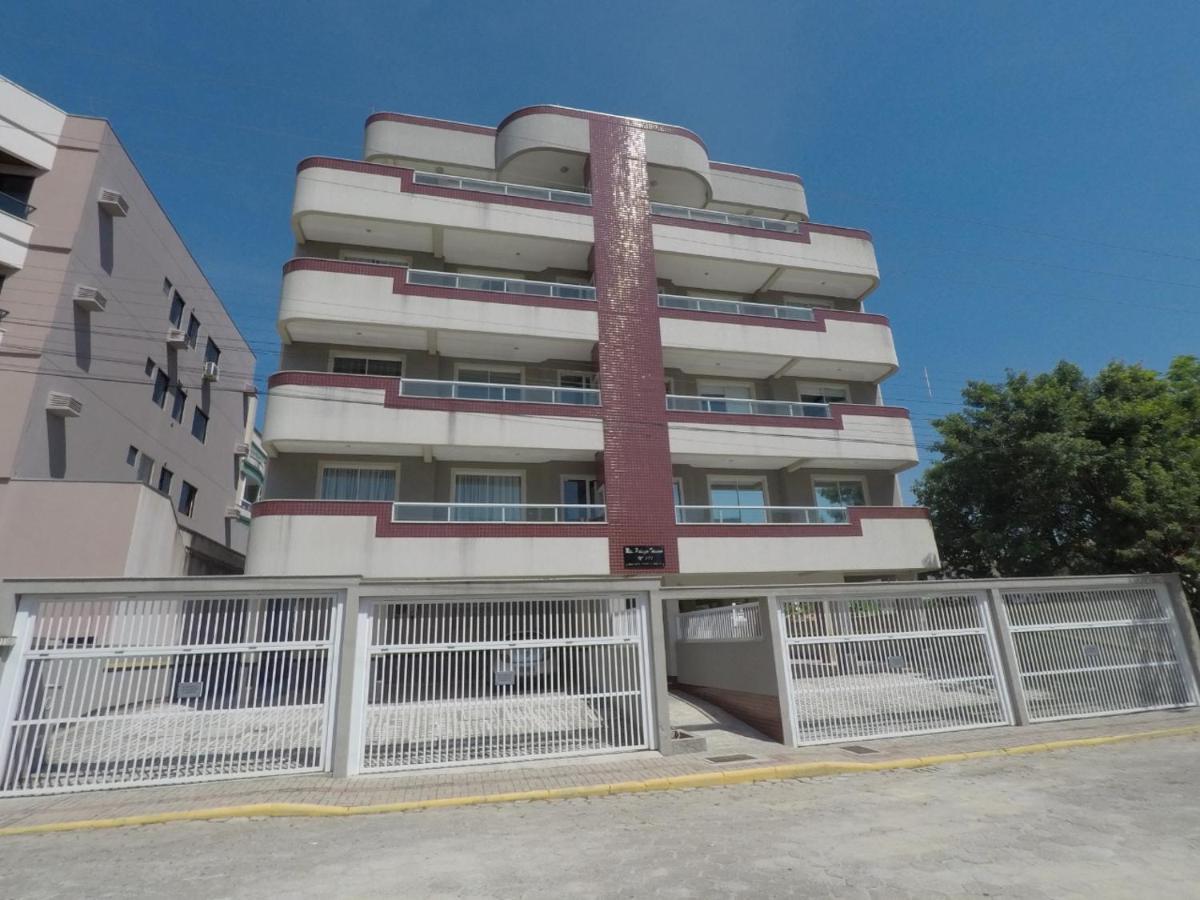 Apartamento 3 Quartos 8 Pessoas A 50 Mts Da Praia De Bombas, A 100M Da Passarela Do Ribeiro Bombinhas Extérieur photo