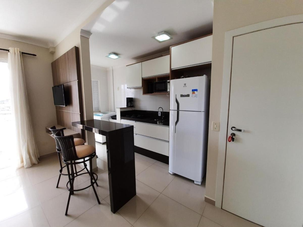 Apartamento 3 Quartos 8 Pessoas A 50 Mts Da Praia De Bombas, A 100M Da Passarela Do Ribeiro Bombinhas Extérieur photo